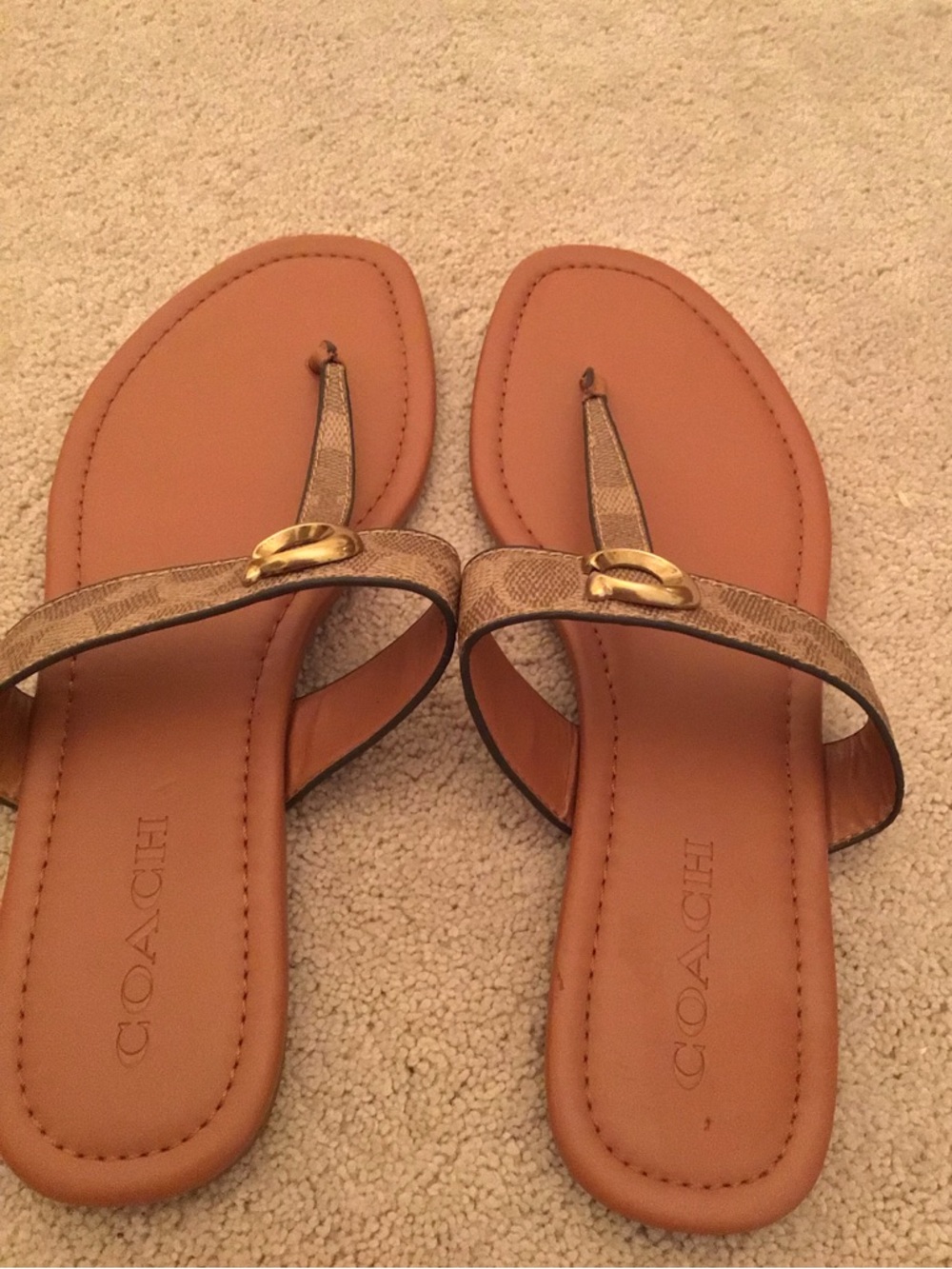 COACH Jessie Thong Sandal With Signature Buckle - Picture 3 of 5